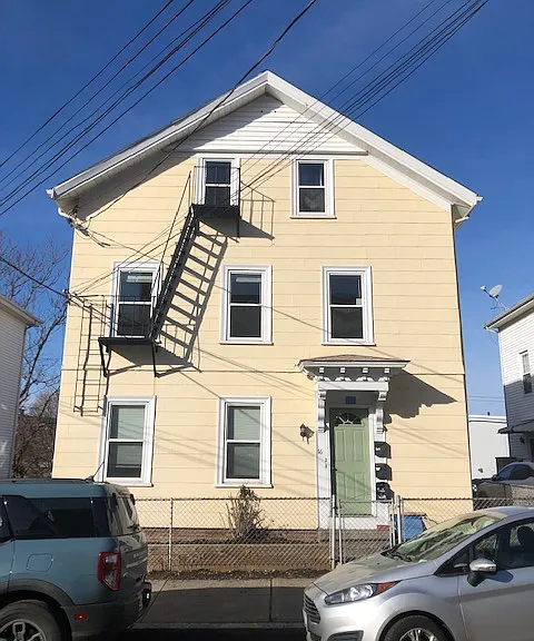 16 Middle St #3 — Photo 1