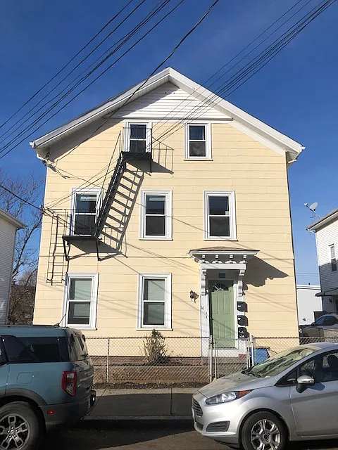 16 Middle St #3
