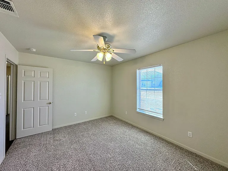 3806 Pecos Dr — Photo 14