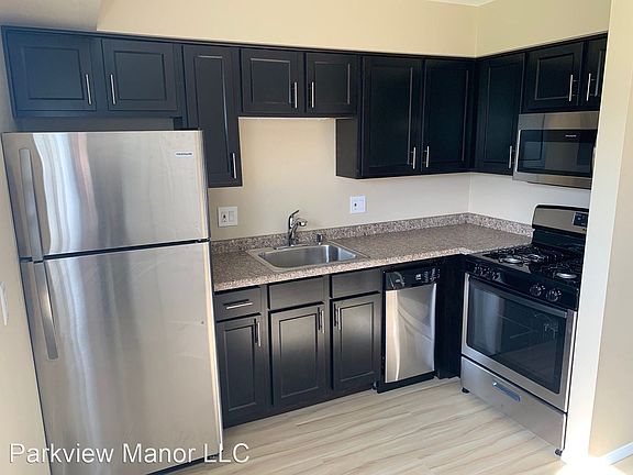 2nd image of 1409 Parkway Dr APT 114