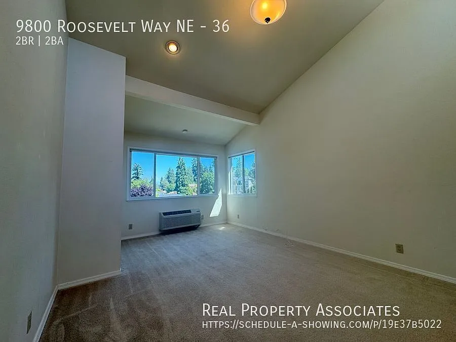 Enjoy Top Floor Condo Living | 2 bedroom 1 3/4 Bath in the amazing Ravenna Neighborhood! — Photo 2