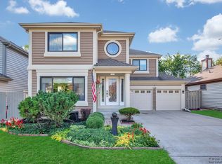 124 Seneca Trl, Bloomingdale, IL 60108