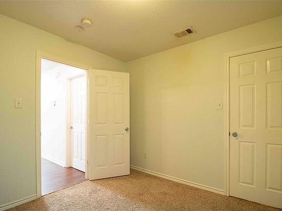 5th image of 8921 Holliday Ln