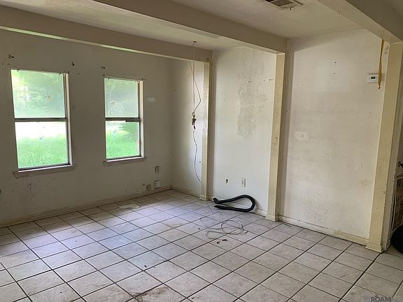 3rd image of 6134 Saint Gerard Ave