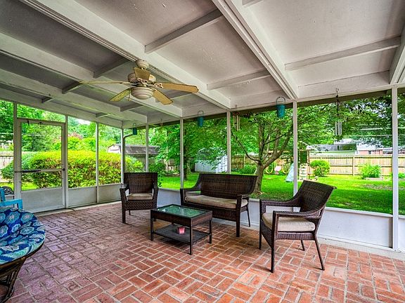 Nice spacious enclosed back porch
