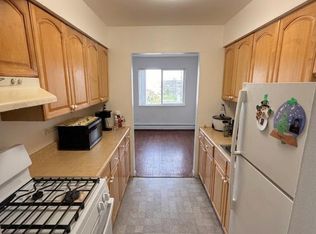 6 Pine Ln APT 7, East Windsor, NJ 08520