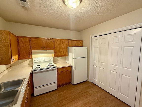 4th image of 614 E Parker St APT J