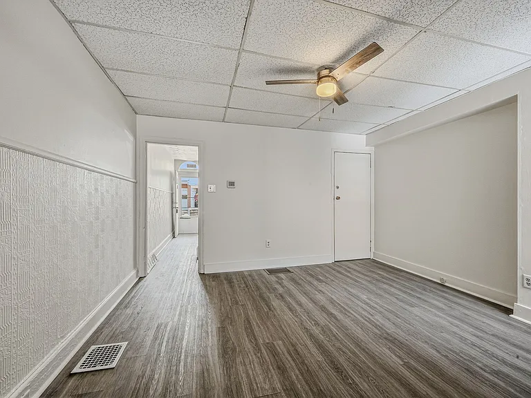 1813 W 7th St — Photo 12