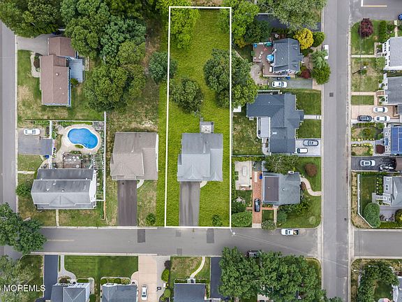 2nd image of 1128 5th Avenue
