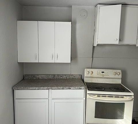 3rd image of 309 W 4th Ave
