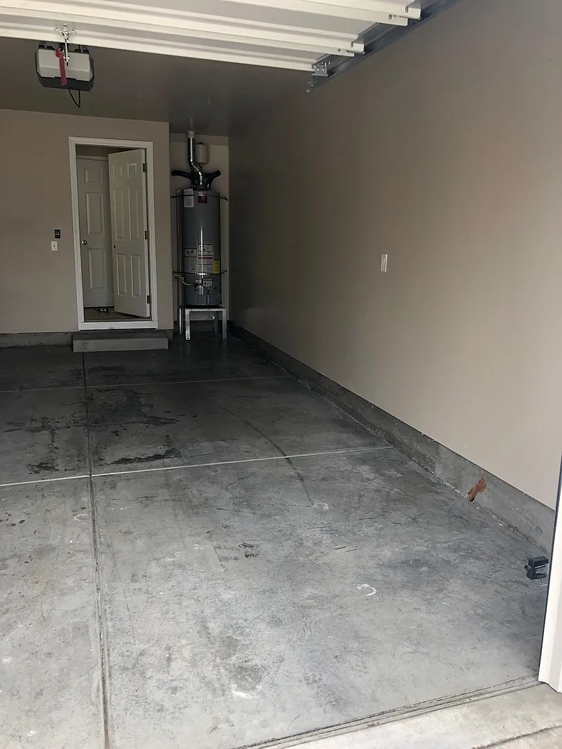 R1210 SW Sun Glo Drive — Photo 4