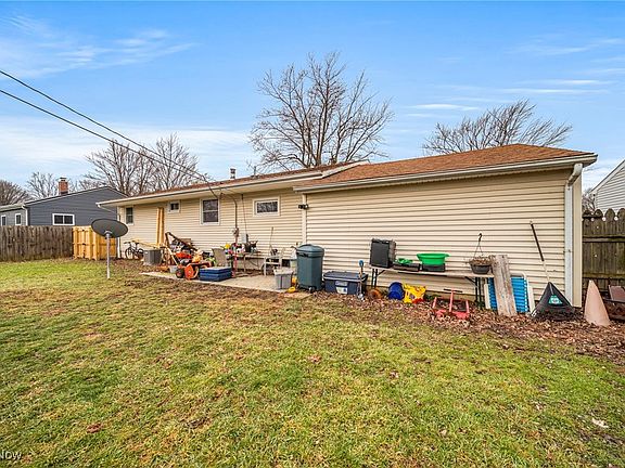 4th image of 1010 Brown Dr