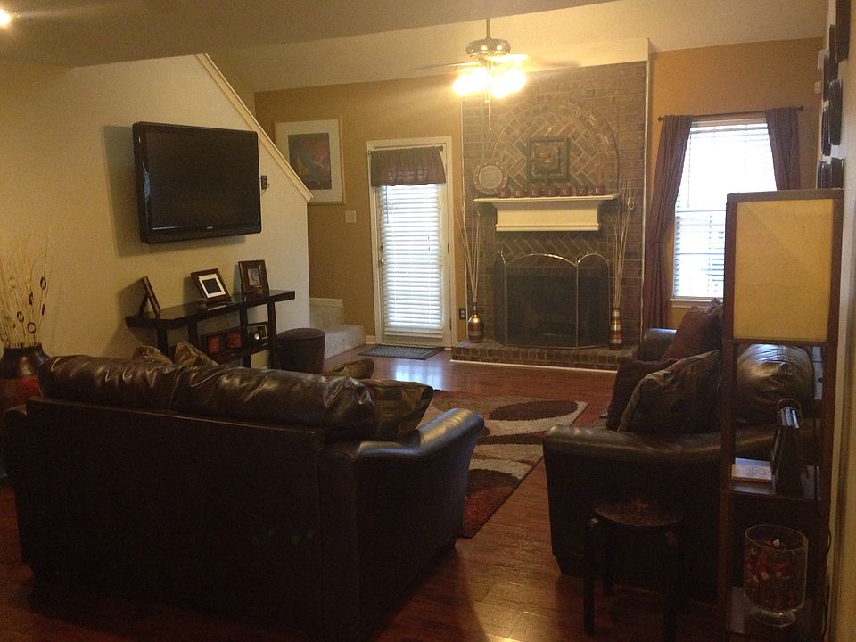 1st image of 7898 Meadow Vale Dr