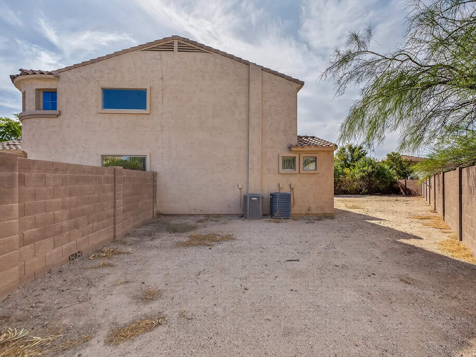 Spacious 4-Bedroom Home in a Gated Community with Huge Backyard! — Photo 4