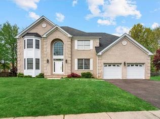 9 Schanck Dr, Edison, NJ 08820