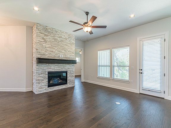 4th image of 404 Flying Orchid Dr