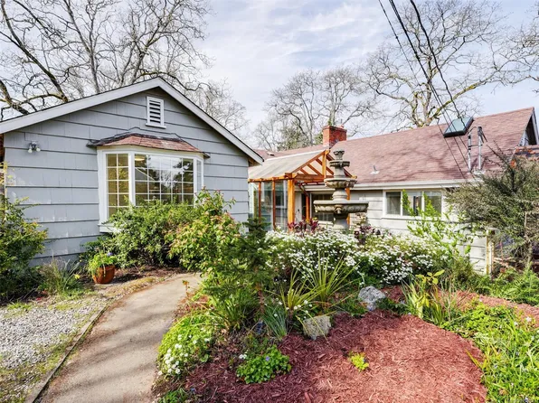 4081 Cedar Hill Rd, Saanich, BC V8N 3C2