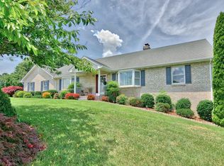 2100 Wetherburn Rd, Christiansburg, VA 24073