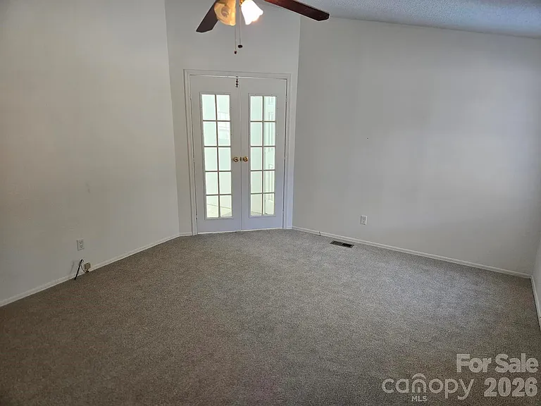 1718 Measmer St — Photo 8