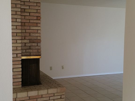 5th image of 1010 Cedardale Dr