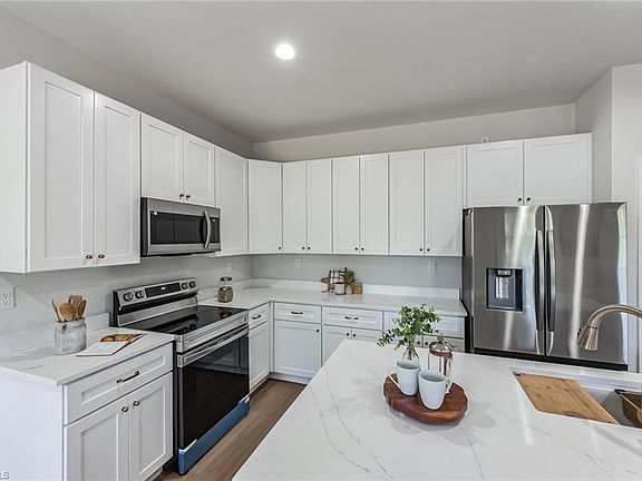 3rd image of 671 Topeka CT