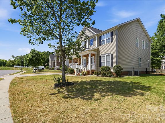 4th image of 509 Evening Mist Dr