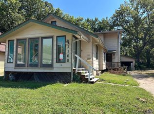 1166 SW Randolph Ave, Topeka, KS 66604