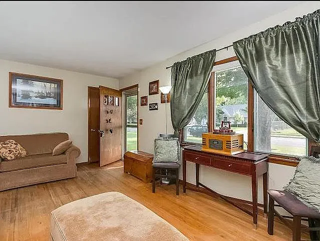 7324 Oliver Ave S — Photo 3