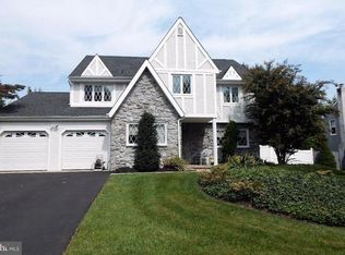 841 Cliff Rd, Bensalem, PA 19020