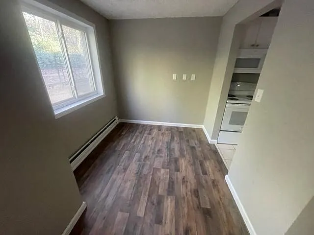 1935 Brookside Dr #105 — Photo 2