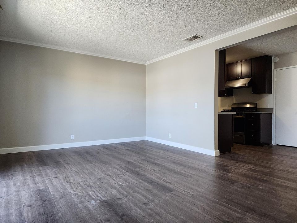 1st image of 810 S Anaheim Blvd APT 202