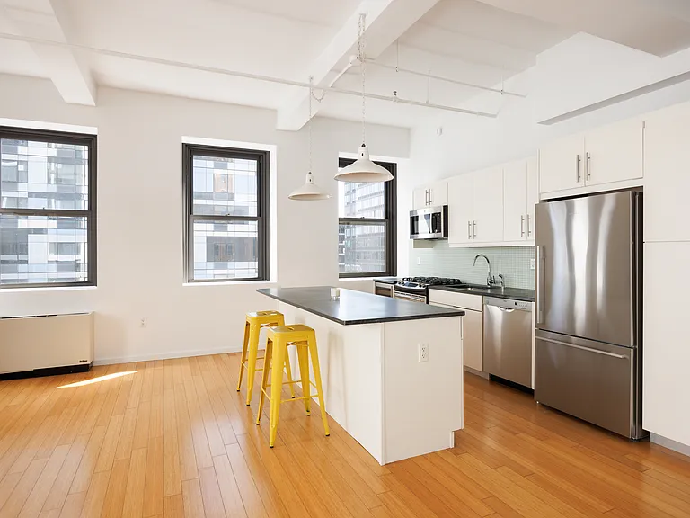 365 Bridge St #17A — Photo 8