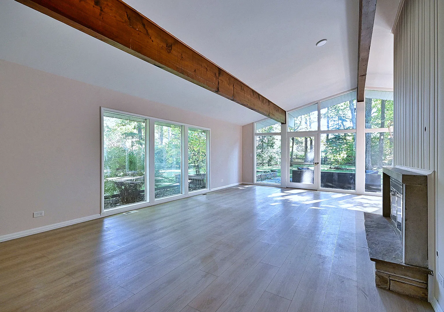 4 bed, 2.5 bath, 2272 sqft, $4,500 — Photo 4