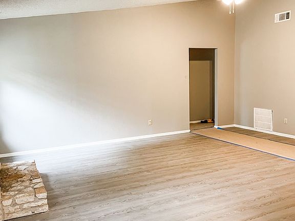 5th image of 12226 Forsythe Dr