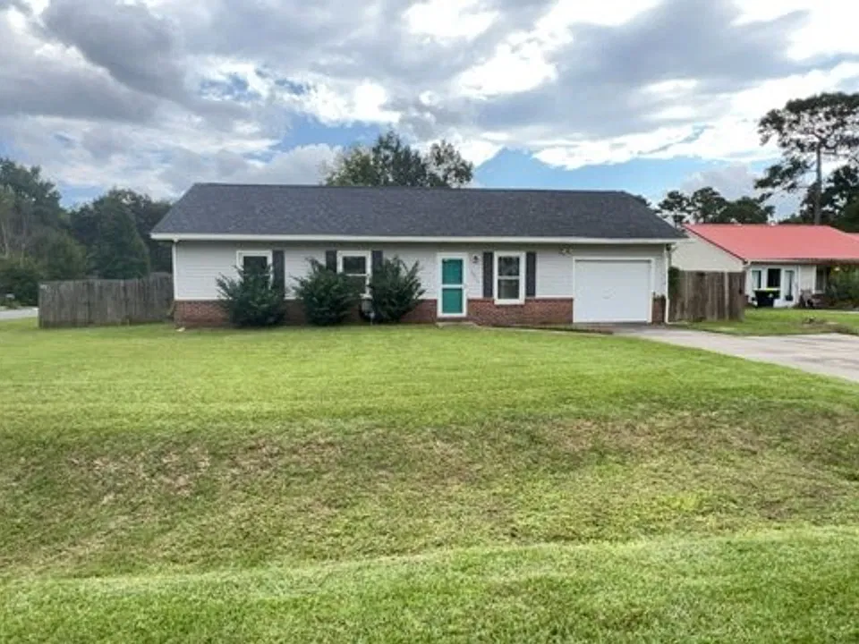 1011 Blue Leaf Pl