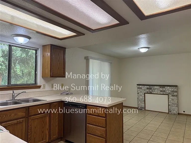 2120 Agate Ct SE — Photo 8
