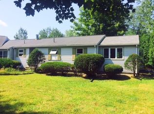 7 Coach Ln, Amherst, MA 01002