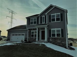 3287 Sherman Parc Cir, Jackson, WI 53037