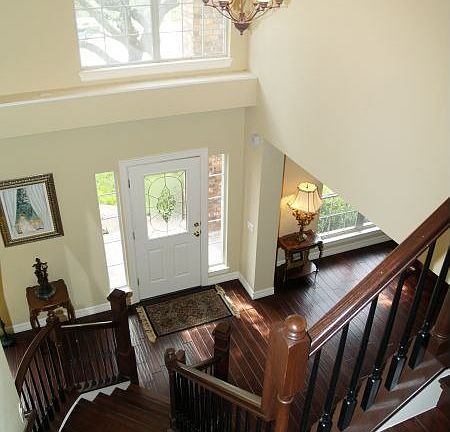 2nd image of 3207 Avenal Dr
