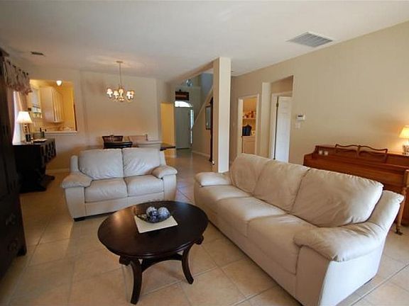 4th image of 8211 Ganttcrest Dr