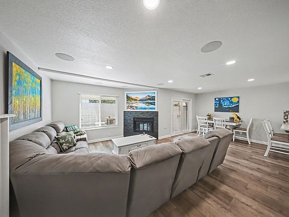 5th image of 216 Tiffany Cir