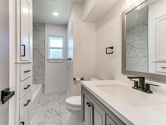 5th image of 3037 SW 65th Pl