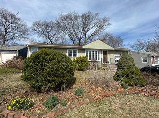 49 Bentley Rd, Warwick, RI 02888