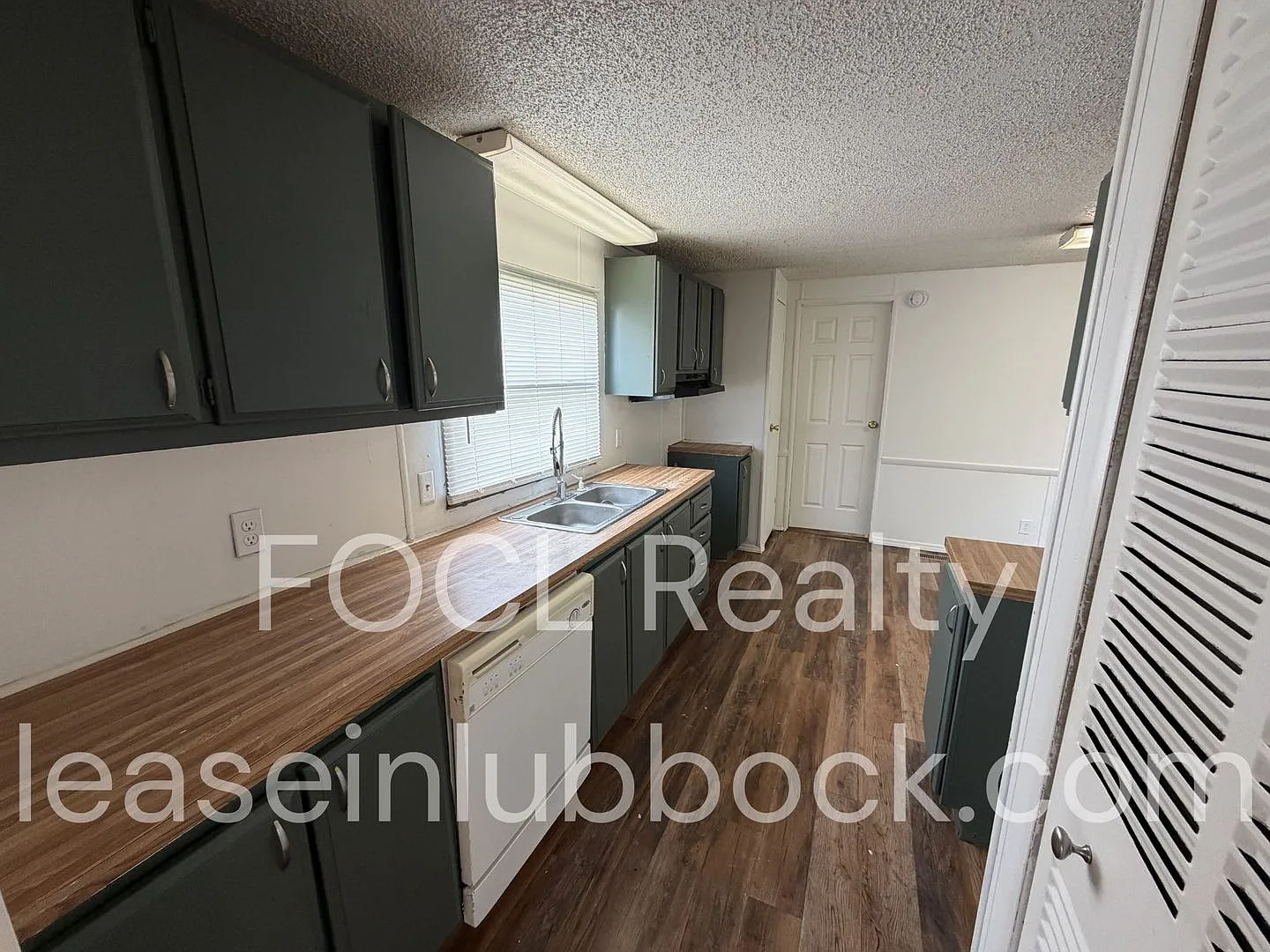 3 Bed, 2 Bath Mobile Home in Roosevelt School District — Photo 3