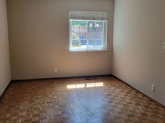 2nd image of 1053 Cassia Way
