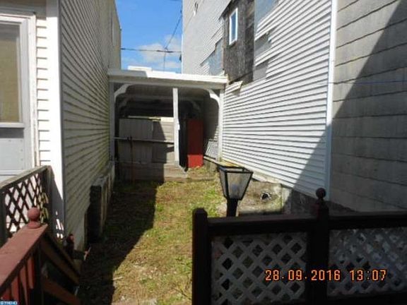 4th image of 121 E Pine St
