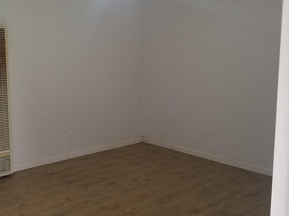 3rd image of 435 Myrtle Ave