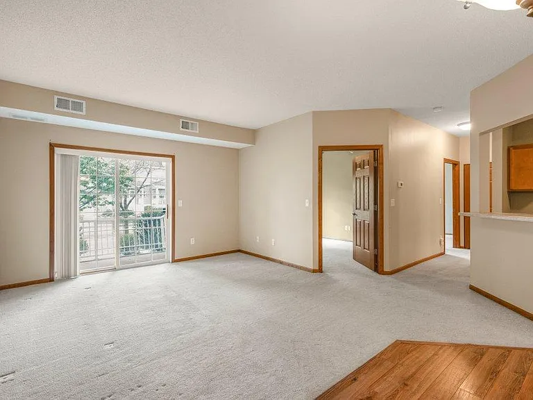 114200 Hundertmark Rd #110 — Photo 4