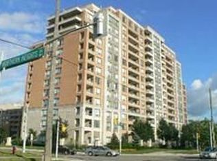 9 Northern Heights Dr #806, Richmond Hill, ON L4B 4M5
