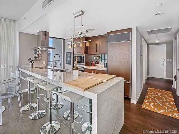 4th image of 485 Brickell Ave APT 1902